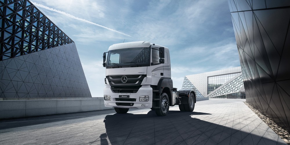 Mercedes-Benz present&oacute; la AXOR 2036 St&auml;rke