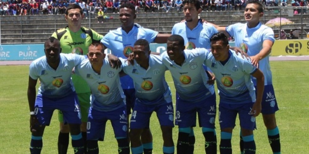 Insólito: el club ecuatoriano que jugó un partido con dos uniformes diferentes entre sus jugadores