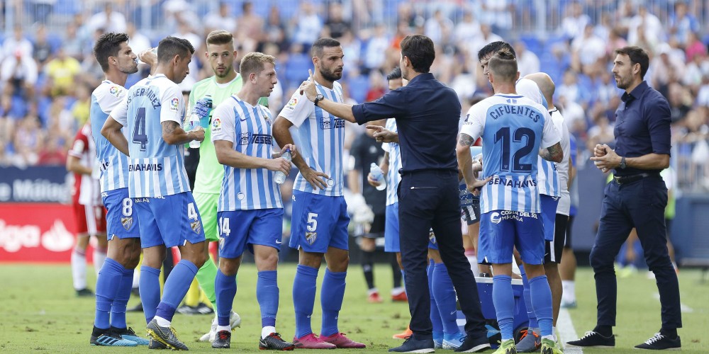 La crisis econ&oacute;mica obliga al M&aacute;laga a un despido masivo de sus jugadores 