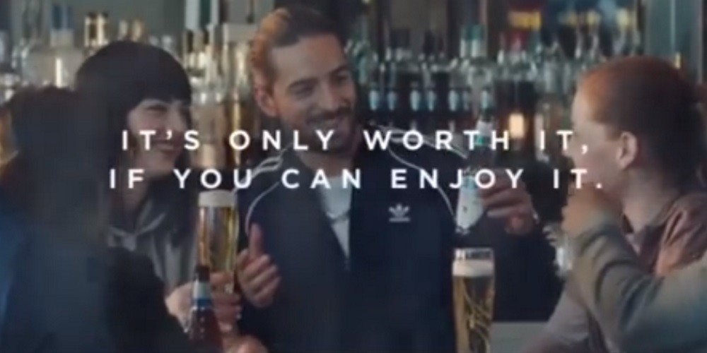 El comercial de Maluma para el Super Bowl que es furor en redes sociales