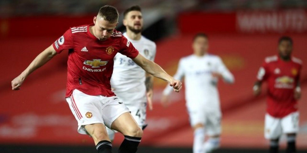 ¿Por qué los equipos de la Premier League no usan camisetas alternativas en sus partidos de local?