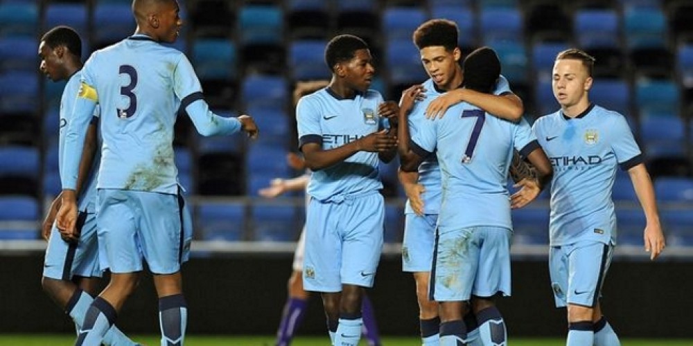 Los jugadores juveniles del Manchester City no podr&aacute;n utilizar botines de colores