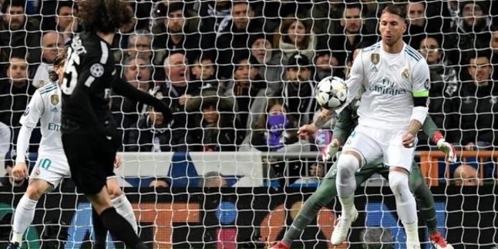 La IFAB eval&uacute;a replantear el reglamento sobre las manos en el &aacute;rea