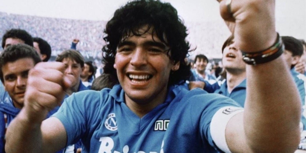 La historia del &aacute;lbum de figuritas de Maradona en su etapa en Napoli