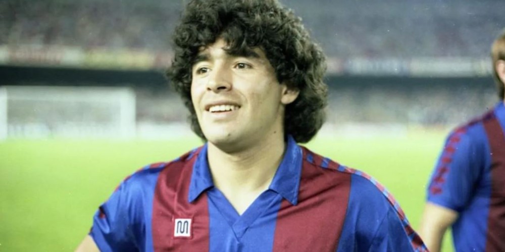 El Barcelona comenz&oacute; a vender en su tienda la camiseta de Maradona con su n&uacute;mero