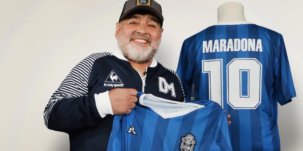 Gimnasia y Le Coq Sportif lanzaron una camiseta especial por el cumplea&ntilde;os de Maradona