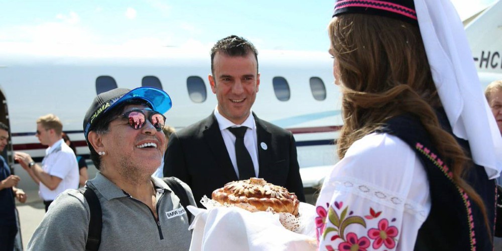 Maradona es campeón a 13 mil kilómetros de distancia