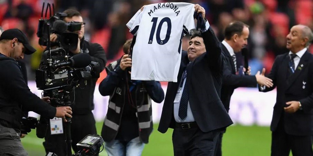 Los objetos de Maradona que quedaron guardados en un container y su valor es imposible de calcular