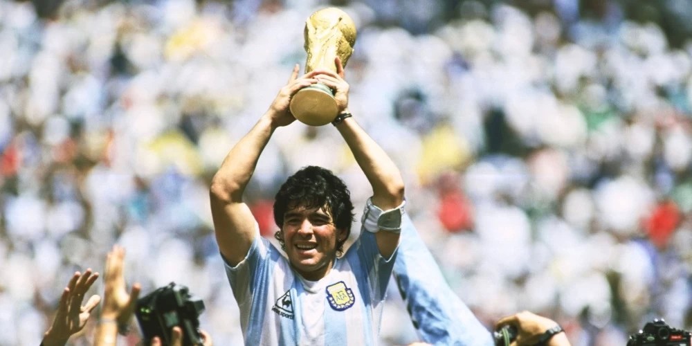 Maradona y un particular homenaje: &quot;el Santuario de Dios&quot;