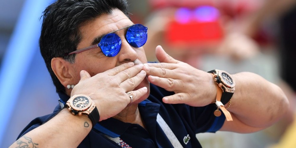 La historia de por qu&eacute; Maradona usaba dos relojes 