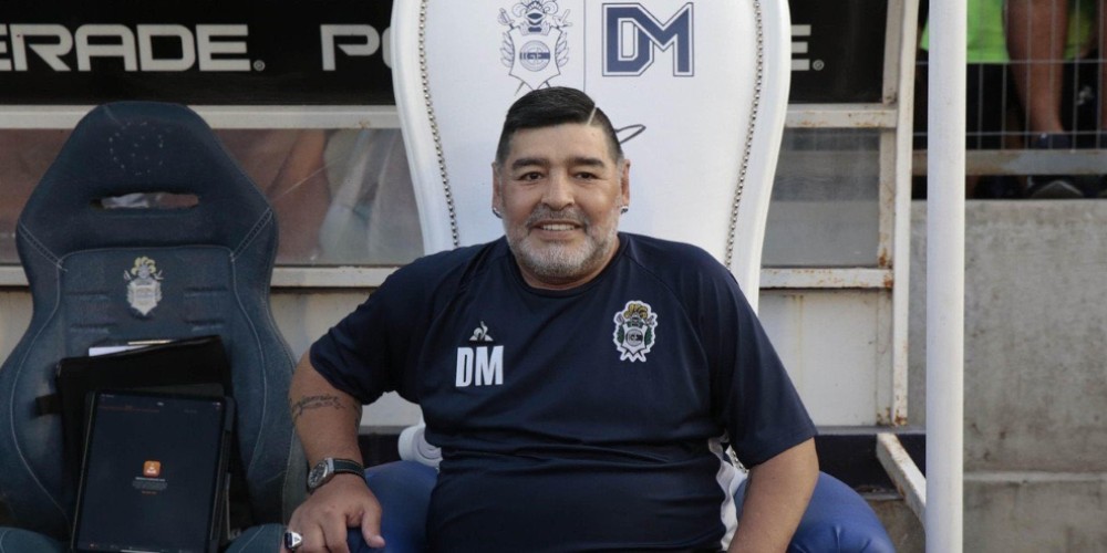 ¿Cómo es la subasta del sillón de Maradona que usó en Gimnasia?