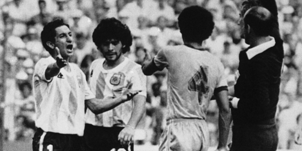 El traspaso que no fue: la historia de Maradona y el Tottenham, con Sheringham y Ardiles como protagonistas