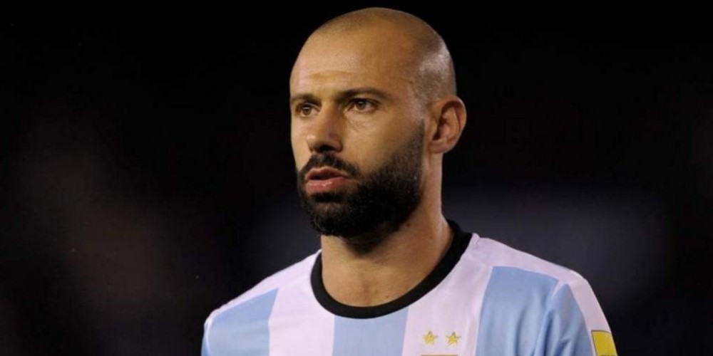 Tras la salida de Tevez a China, Mascherano se luce como actor en su reemplazo
