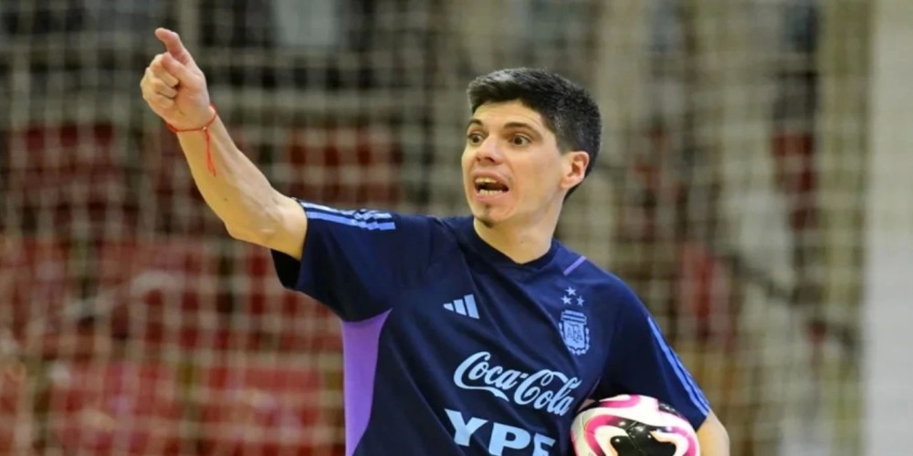 Mat&iacute;as Lucuix, entrenador de la Selecci&oacute;n Argentina de futsal: "Se puede ganar m&aacute;s plata en el futsal que en la Primera Nacional"