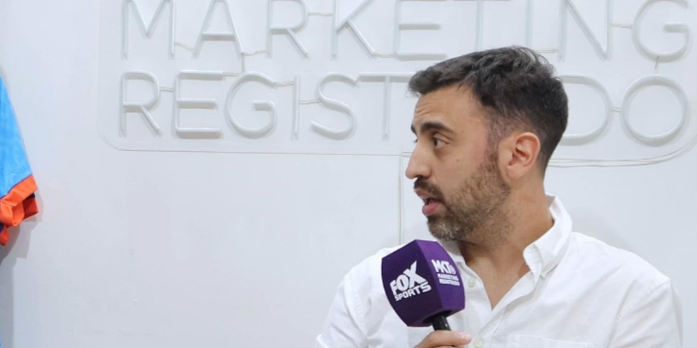 Mat&iacute;as Steiman, responsable de comunicaci&oacute;n de Arsenal de Sarand&iacute;: "Nuestra nueva camiseta alternativa est&aacute; inspirada en la flor de Sarand&iacute;"