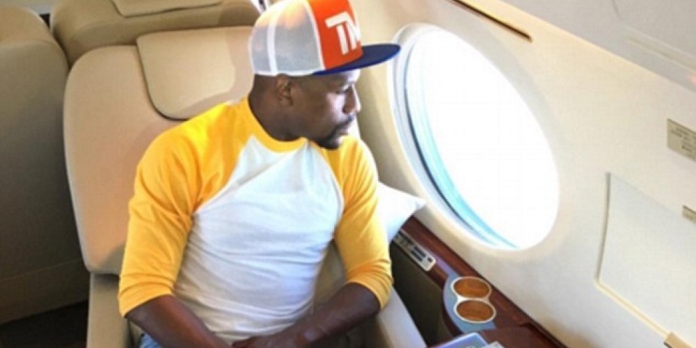 Floyd Mayweather mostró cómo es su lujoso jet privado por dentro