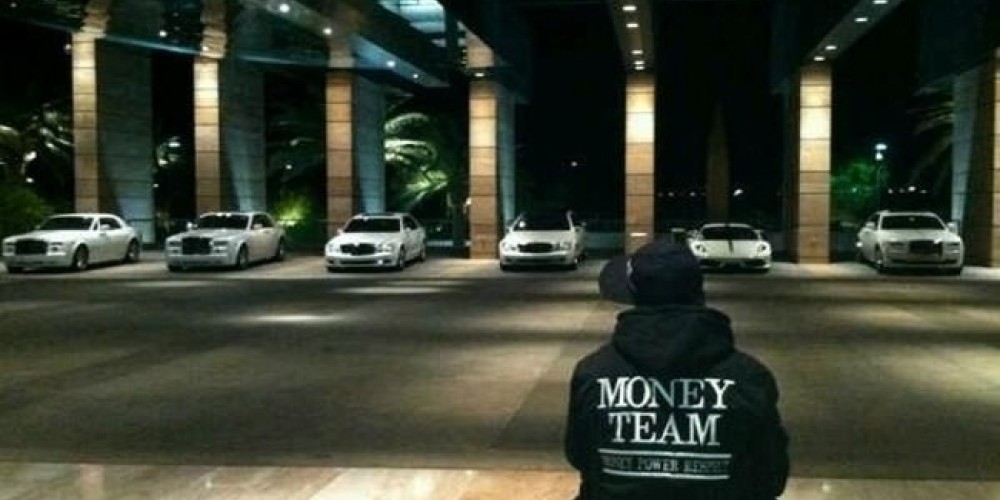 Incendian uno de los autos de Mayweather en Inglaterra