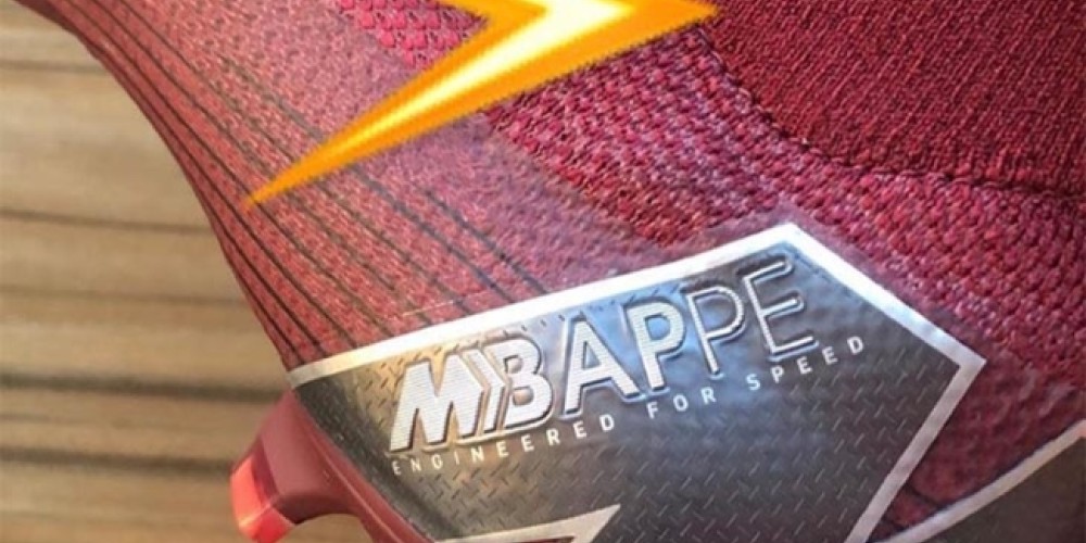 Bajo un modelo personalizado se presentó el nuevo diseño de botines de Kylian Mbappé