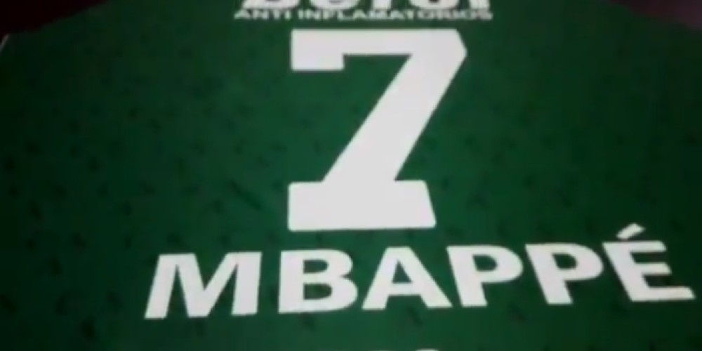 Sarmiento de Jun&iacute;n prepar&oacute; una camiseta especial para Kylian Mbapp&eacute;