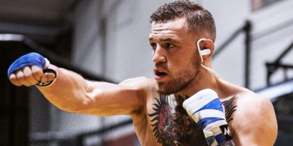 Connor McGregor y su nuevo patrocinio de auriculares bajo la firma de Beats by Dre