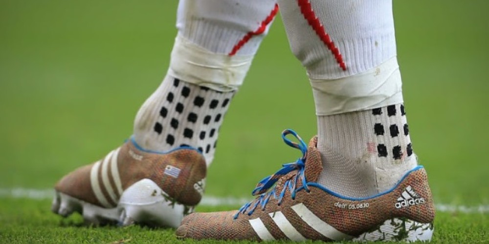 El curioso motivo por el cual las marcas empezaron a producir medias cortadas en el tobillo