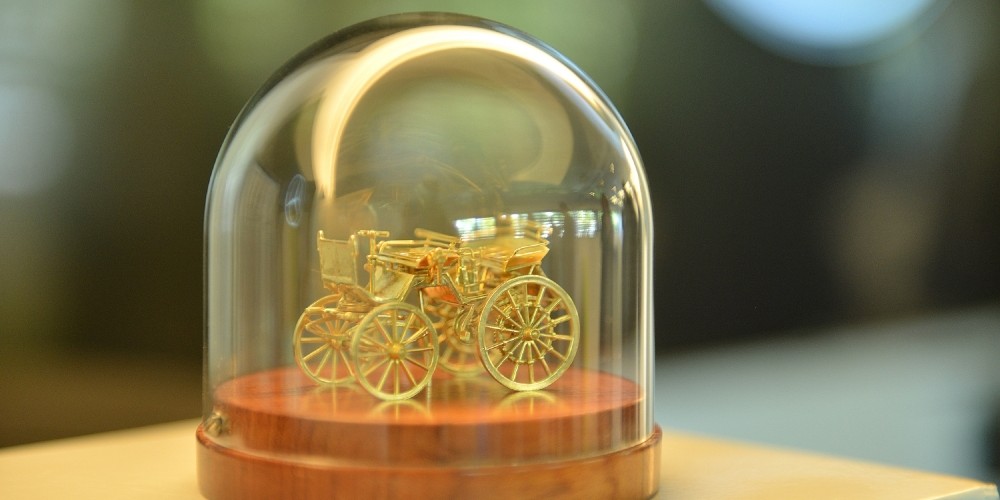 Mercedes-Benz Argentina don&oacute; al Museo Fangio una r&eacute;plica del primer veh&iacute;culo de Daimler