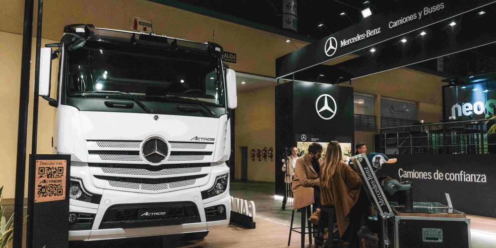 Mercedes-Benz exhibe el Atego 1932 LS/36 y el Actros 2545 LS/33 en AAPRESID