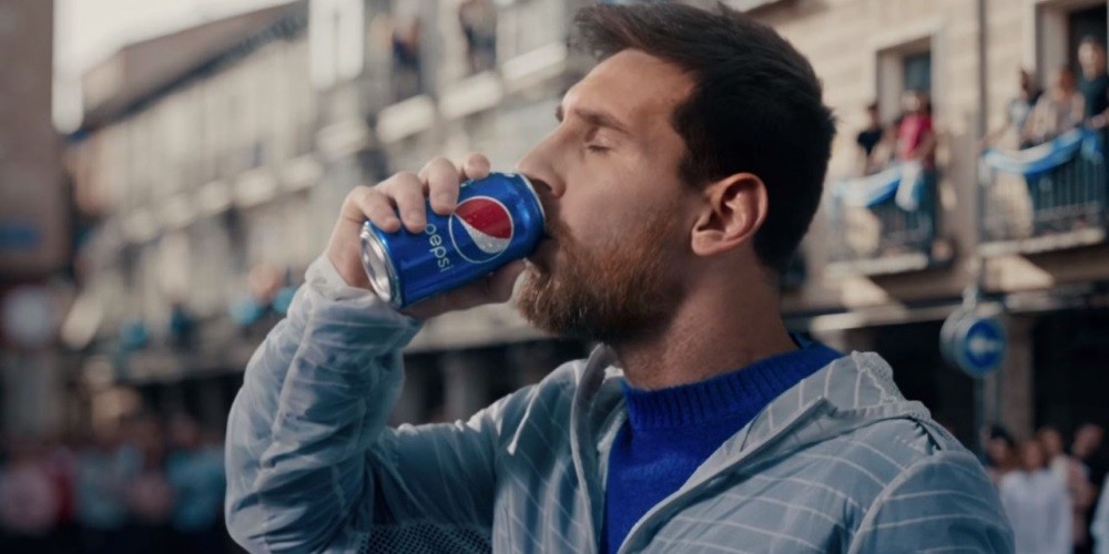 Messi y su punter&iacute;a protagonizan un nuevo comercial de Pepsi