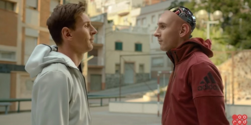 Un doble robot de Messi hace trucos increíbles para Ooredoo