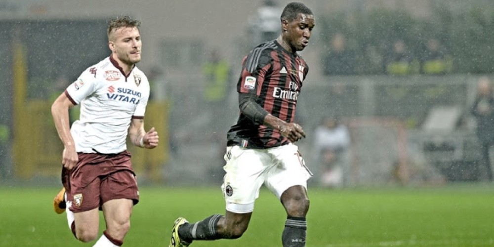 Milan lanzó una camiseta especial por el 30° aniversario de la presidencia de Berlusconi