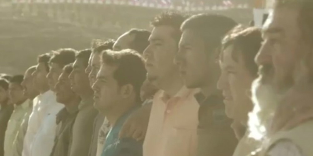 Los 33 mineros de Chile protagonizan un emotivo comercial