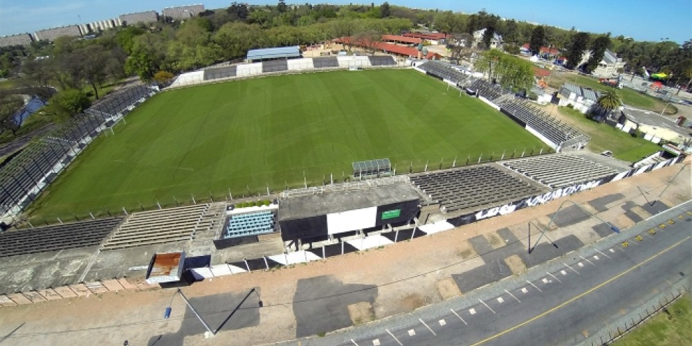 Montevideo Wanderers, el primer club en impulsar una tribuna compartida entre dos hinchadas