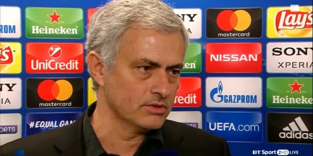 La pregunta de un periodista que motiv&oacute; a Mourinho a darle un abrazo