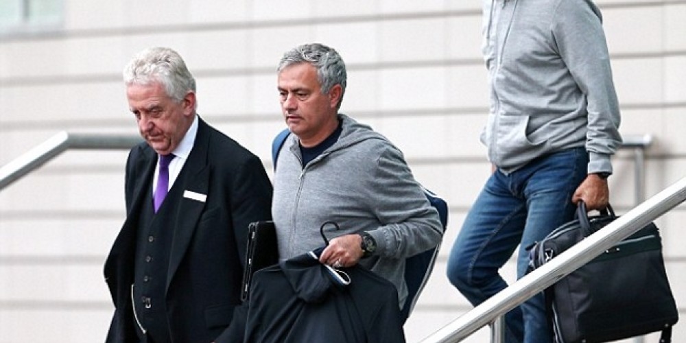 El Manchester United paga una abultada cuenta de hotel por Mourinho