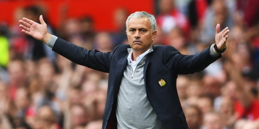 Mourinho prefirió quedarse con 10 jugadores en lugar de sustituirlo por estar en desacuerdo con el árbitro