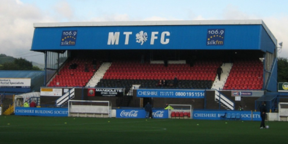 Un club ingl&eacute;s "vende" lugares en su primer equipo