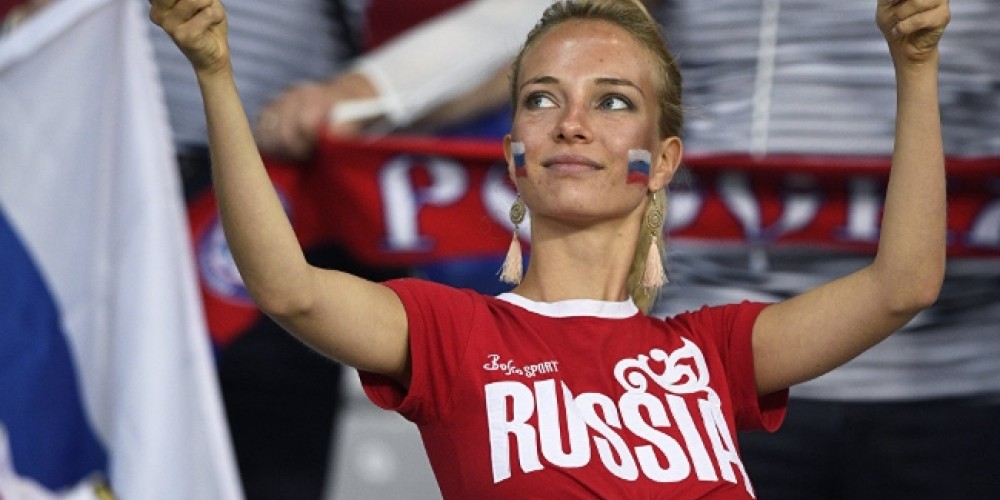 La FIFA advierte a los canales de televisión por sexismo tras enfocar “demasiadas mujeres” en sus transmisiones