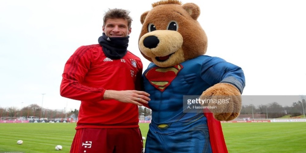 Thomas Müller probó los nuevos adidas X Fluid Black Boots