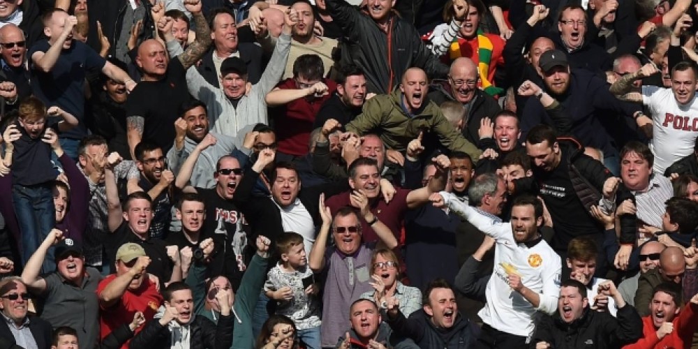 Manchester United multó a un hincha por no ir a un partido