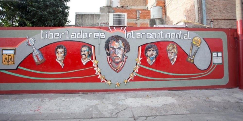 Independiente presentó el increíble mural que repasa su historia