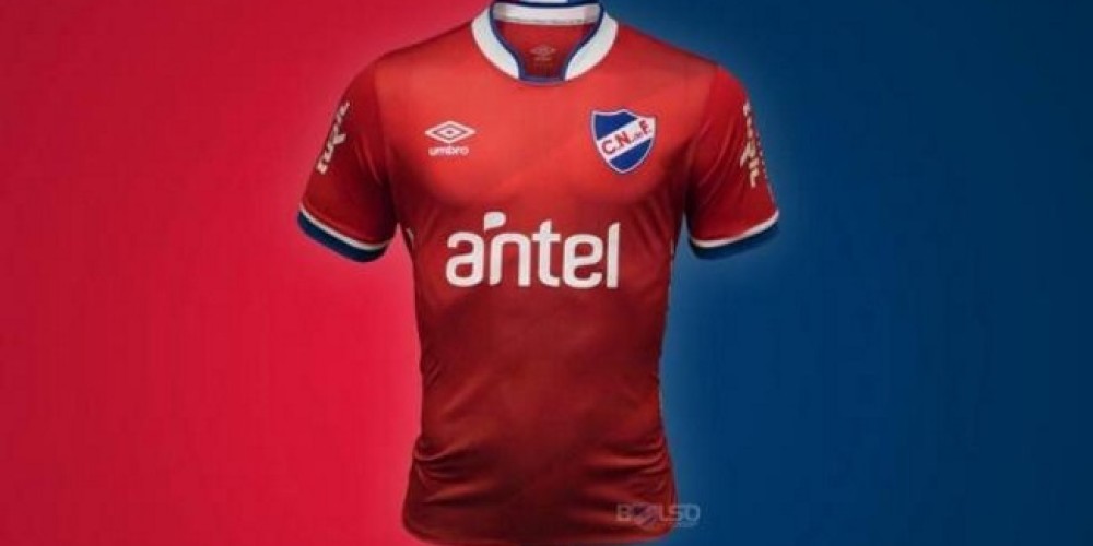 Nacional presentó su nueva camiseta alternativa roja