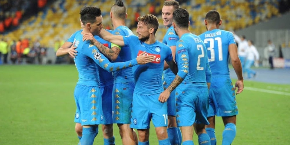 Napoli estrenó su nueva camiseta para la Champions League