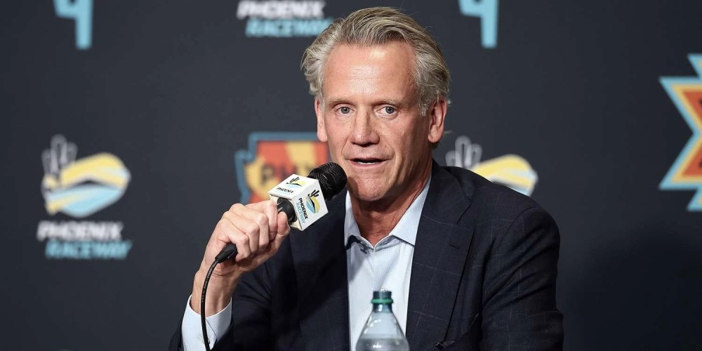 NASCAR confirma la salida de Steve Phelps tras dos d&eacute;cadas