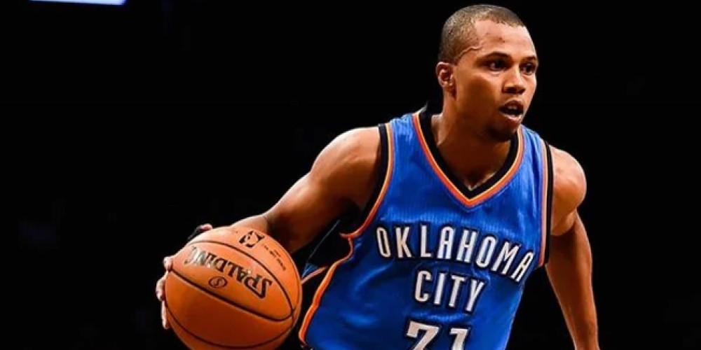 Insólito: detienen a un ex jugador de la NBA por portar un arsenal de armas en su vehículo