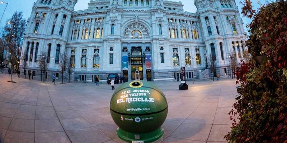 La NBA trabaja para crear la primera cancha de vidrio reciclado en el mundo