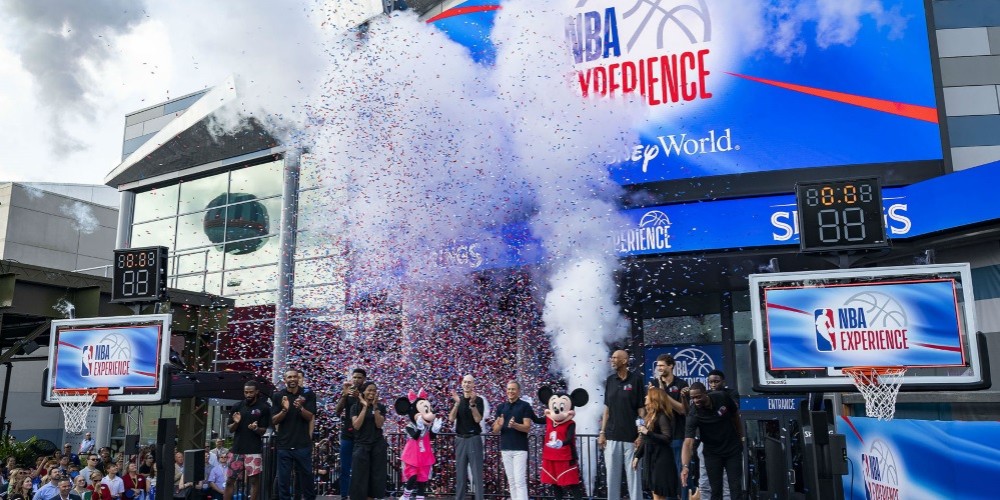 La NBA inaugur&oacute; un espacio para sus fan&aacute;ticos en un resort de Disney