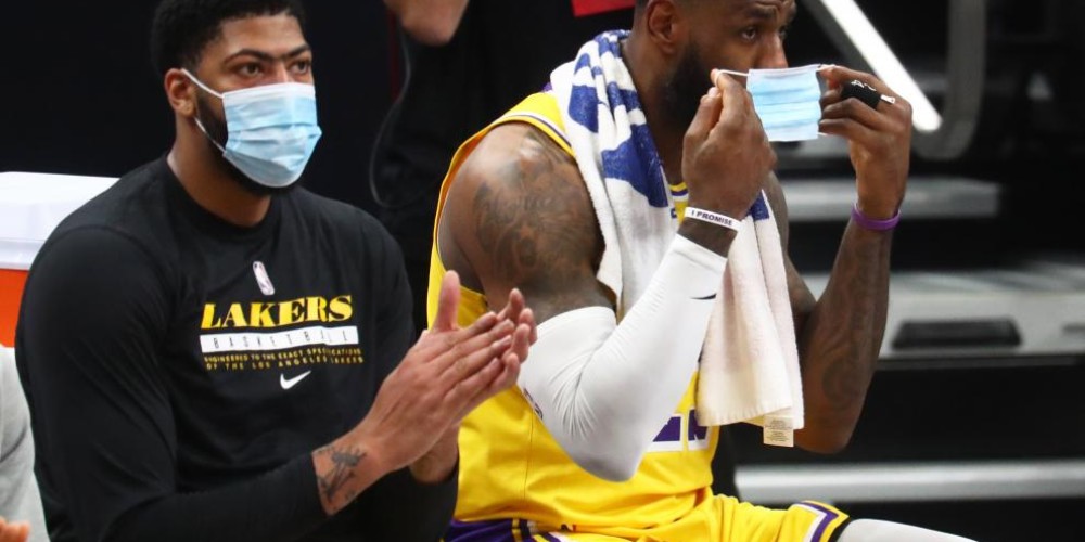NBA: Los jugadores que no se vacunen cobrar&aacute;n un sueldo menor en la temporada