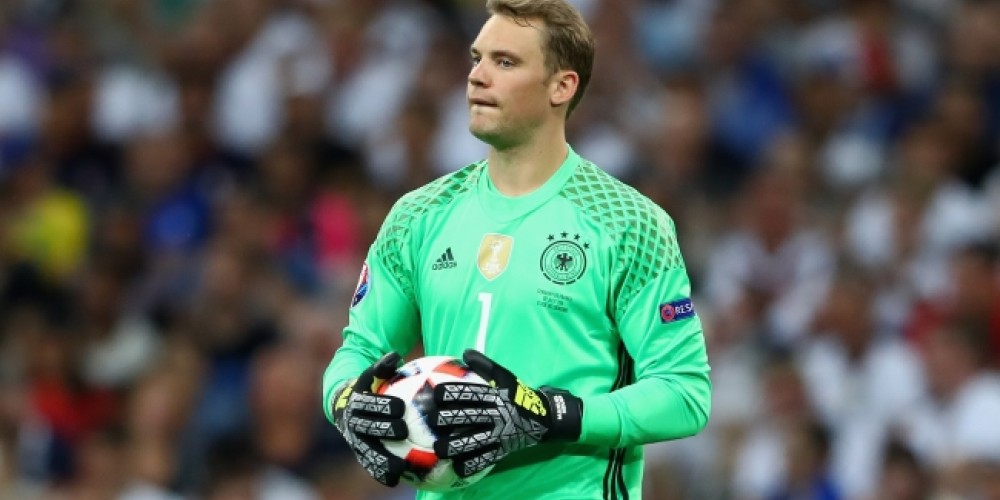 Insólito: Manuel Neuer y el lujoso auto que le regalaron por mostrarlo en una foto
