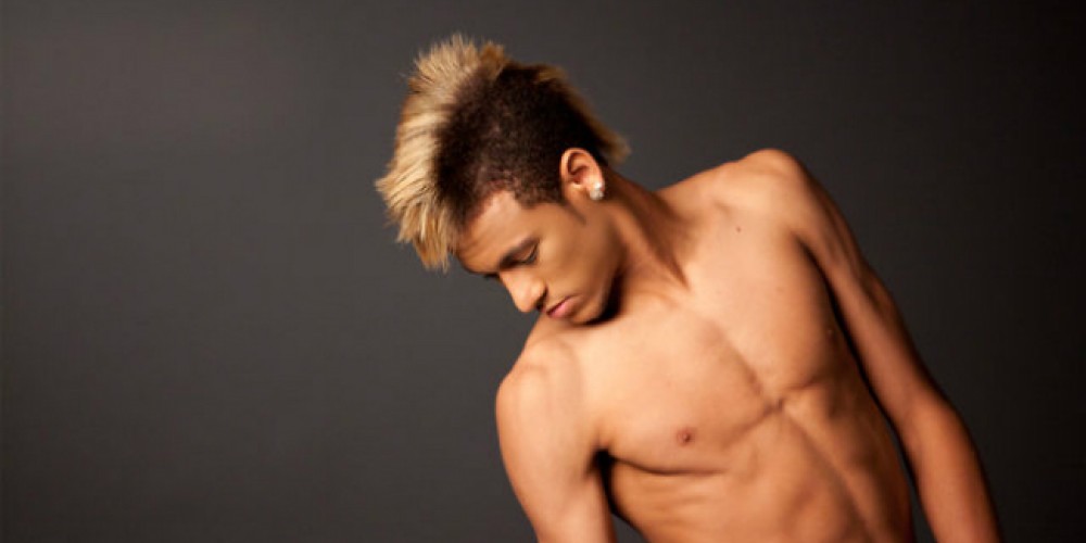Neymar prácticamente desnudo en su último comercial