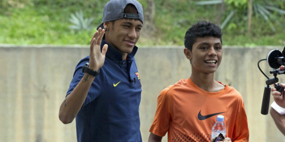 ​Con Nike, Neymar le cumple el sue&ntilde;o a un chico en Kuala Lumpur
